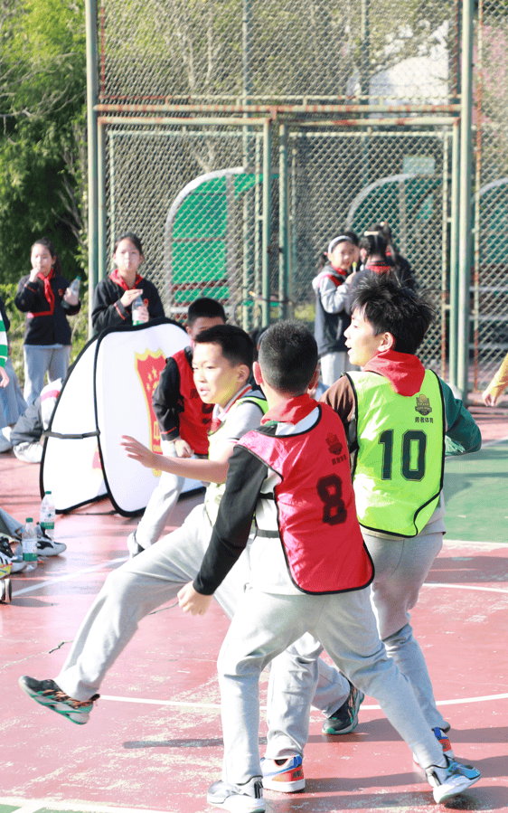  Ming迎来五赛季出色发挥，塞尔维亚队观众热烈欢呼！
