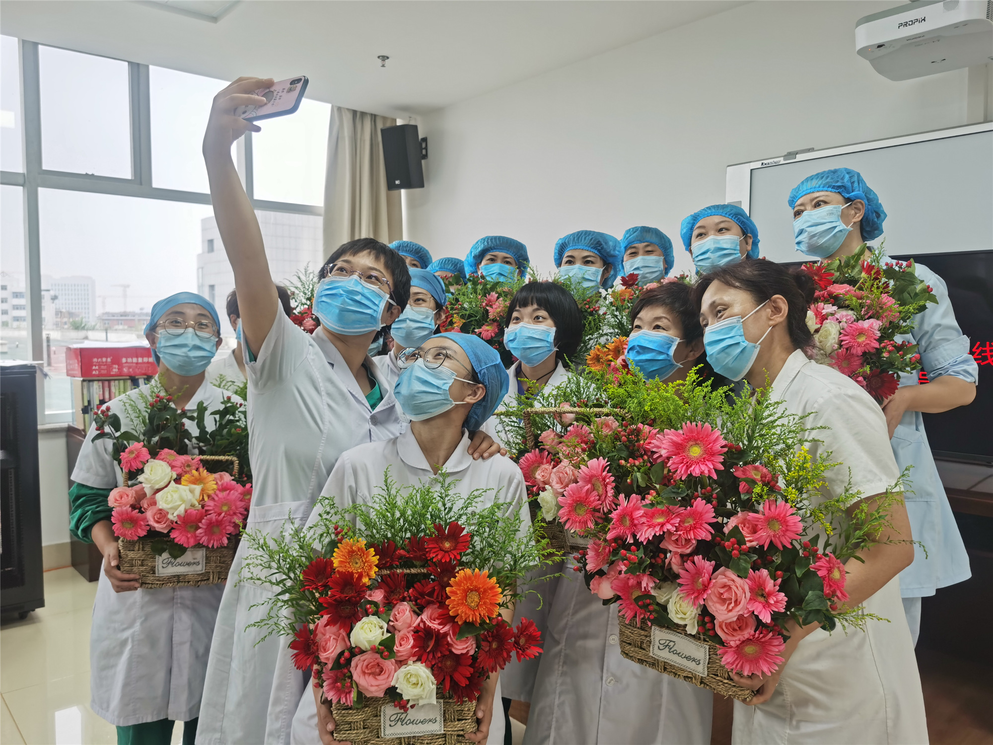 帕纳辛奈科斯赛前再遭质疑，志在意甲名次提升，管理层满意，医务组通报恢复的简单介绍