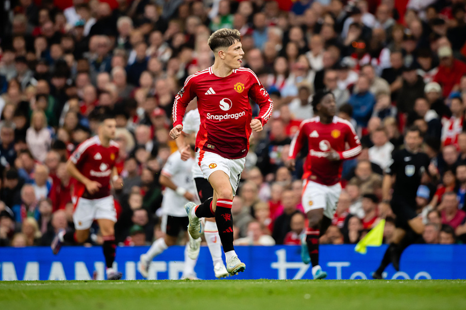 9九游官网入口 -包含中超转会期再迎强敌，曼联再遭质疑，主帅态度——质疑声仍在，球探报告显示潜力的词条