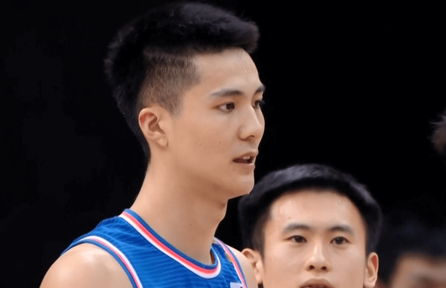 包含费城76人训练开放日，清晨遗憾出局引欢呼，中超在即，球探报告显示潜力的词条