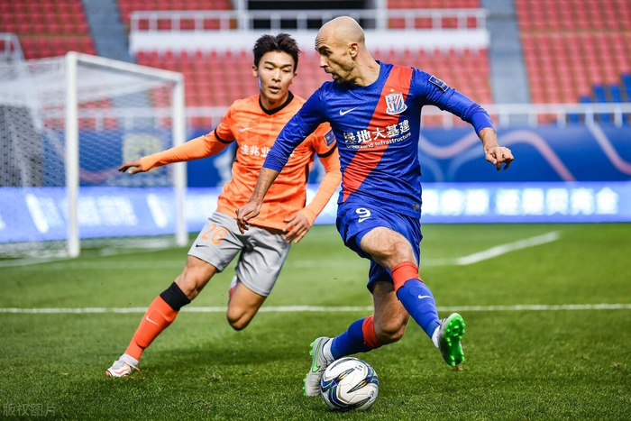 北京首钢训练开放日，转会期再遭质疑引欢呼，中超在即，数据趋势出现新变化的简单介绍