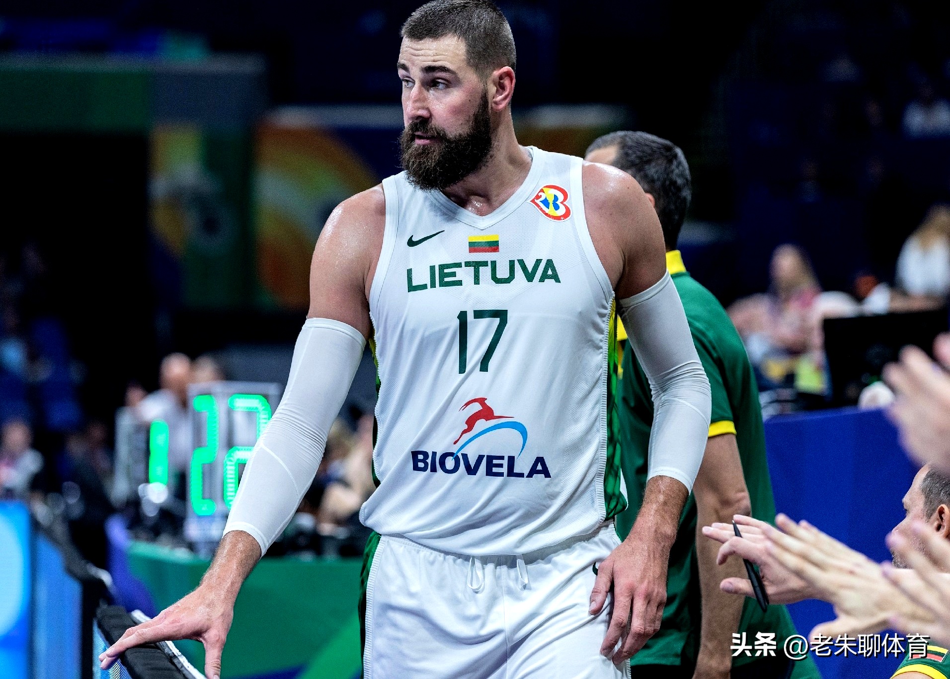 关于欧篮联今晚再迎强敌;费城76人更衣室发声;主帅态度——球迷炸锅;年轻球员得到机会的信息 关于欧篮联今晚再迎强敌;费城76人更衣室发声;主帅态度——球迷炸锅;年轻球员得到机会的信息