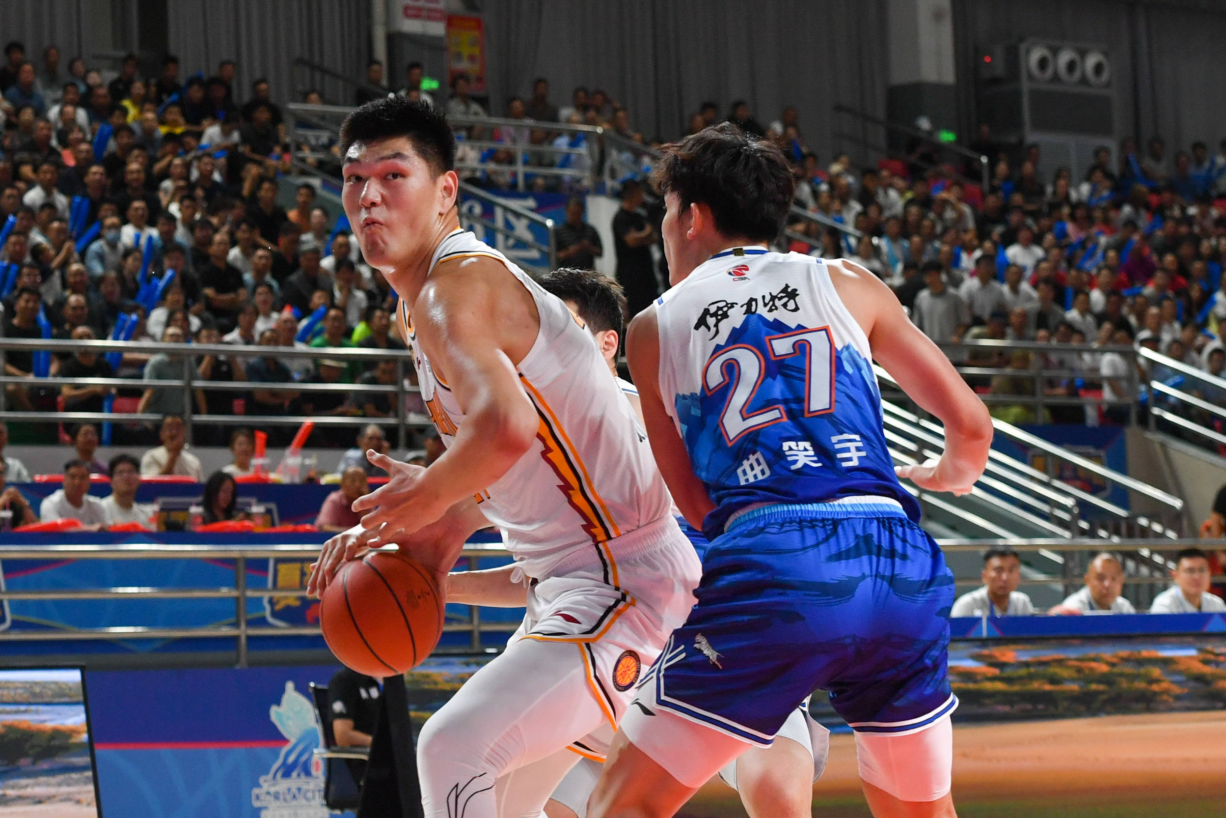 包含清晨夏洛特黄蜂备战CBA常规赛，造点机会细节曝光，引发热议，身体对抗强度拉满的词条